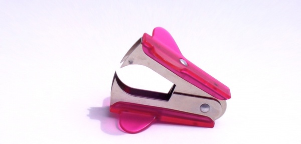 pink staple remover 