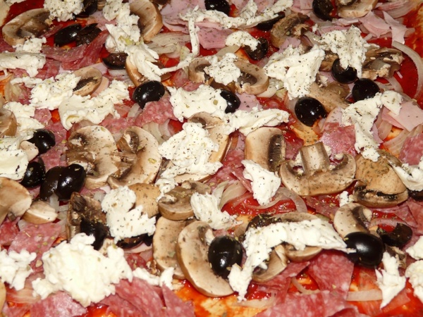 pizza topping pizza fungi