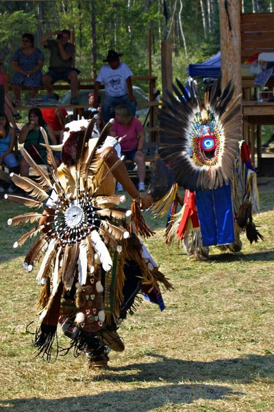 powwow native dancer