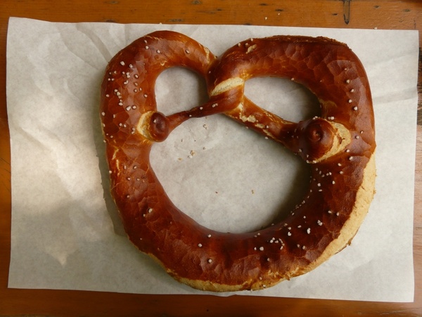 pretzel pastries pastry form