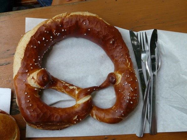 pretzel pastries pastry form