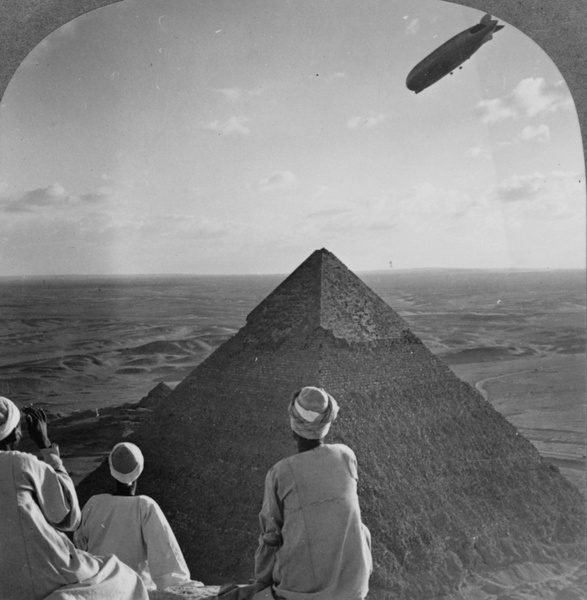 pyramids gizeh graf zeppelin 