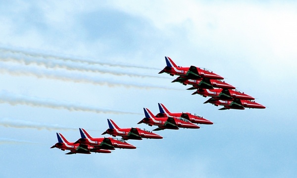 red arrows united kingdom farnborough air show