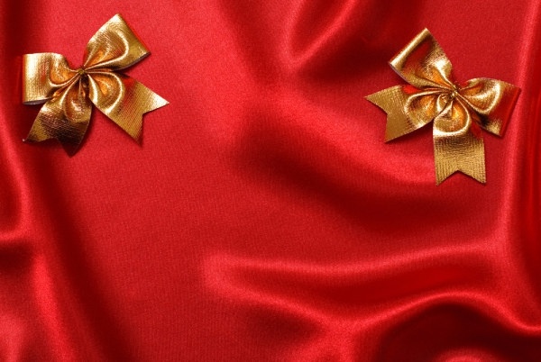 red cloth with gold bow definition picture