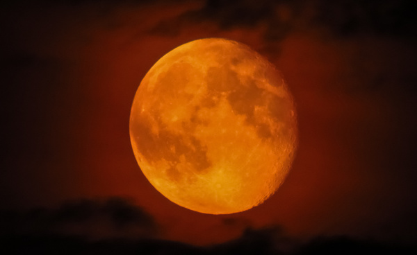 red moon rising 038 