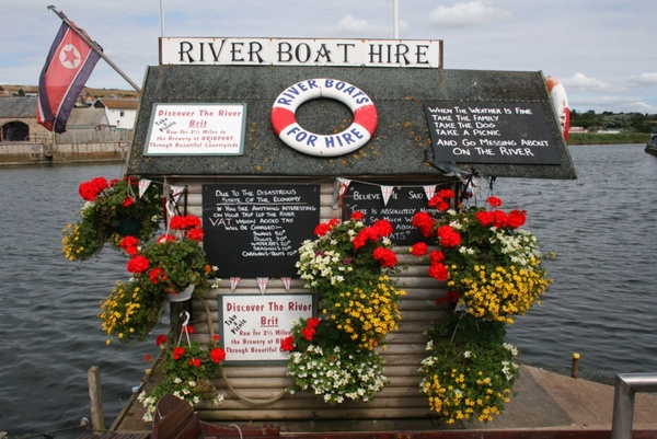 river boat hire