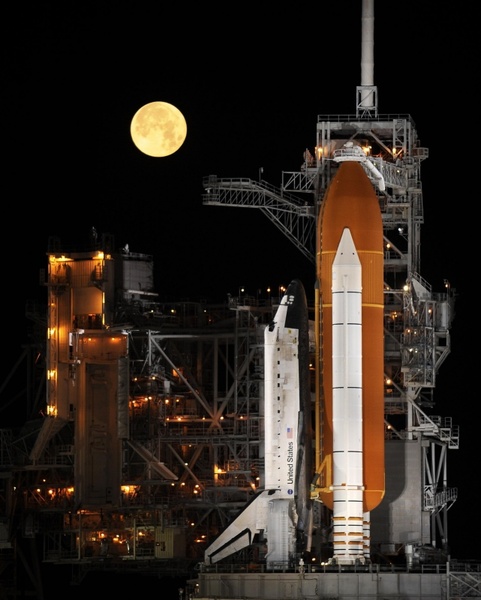 rocket launch night space shuttle