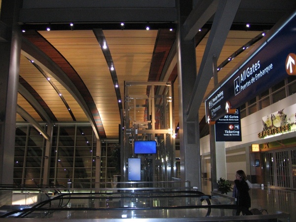 sacramento international airport terminal building