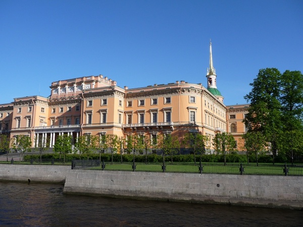 saint-petersburg famous sightseeing mikhailovsky palace