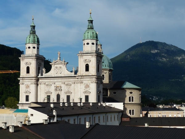 salzburg cathedral facade barockklassizirend