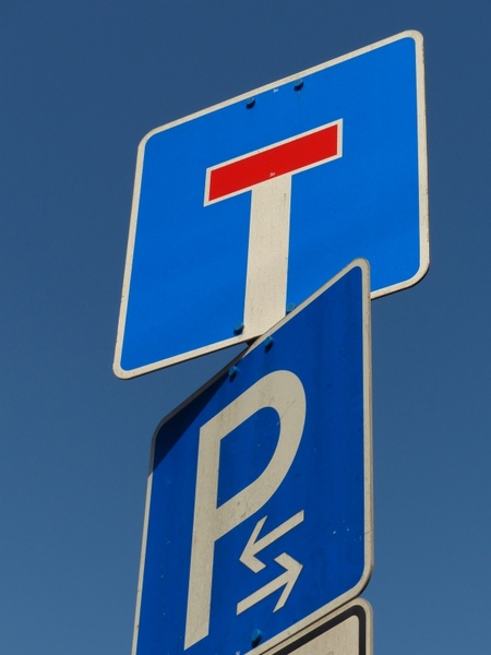 shield traffic sign street sign