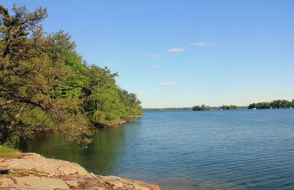shore and horizon at wellesley island state park new york
