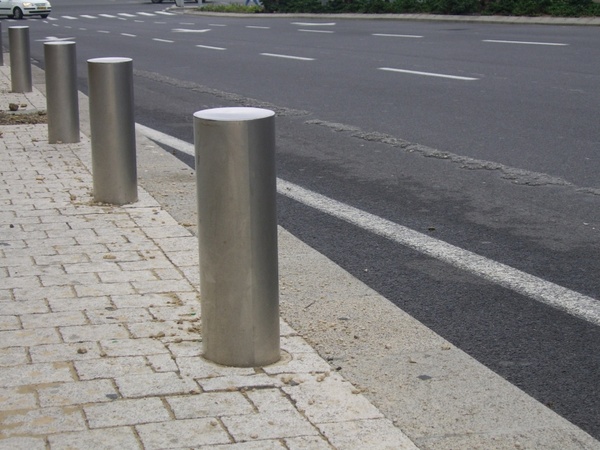 silver road barriers