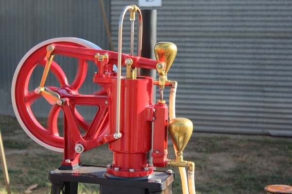 single cylinder engine machine