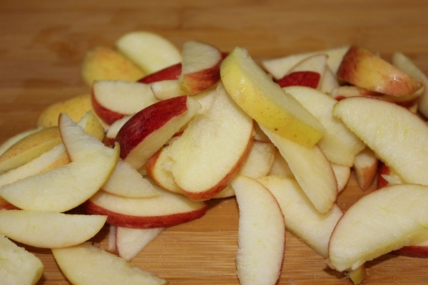 sliced apple fruit
