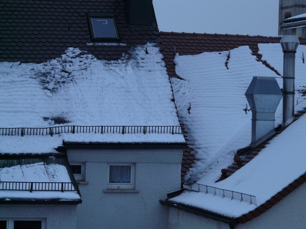 snow dachlawine roof