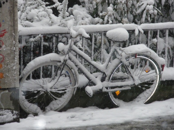 snow winter bike