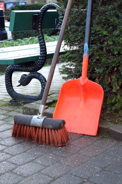spade and broom 