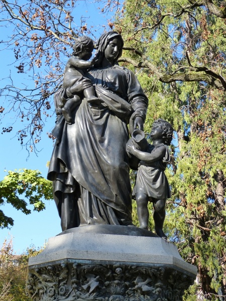 statue stone maria