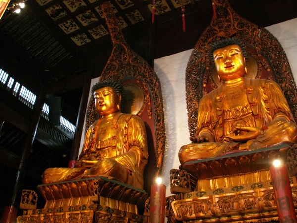 statues at jade buddha temple