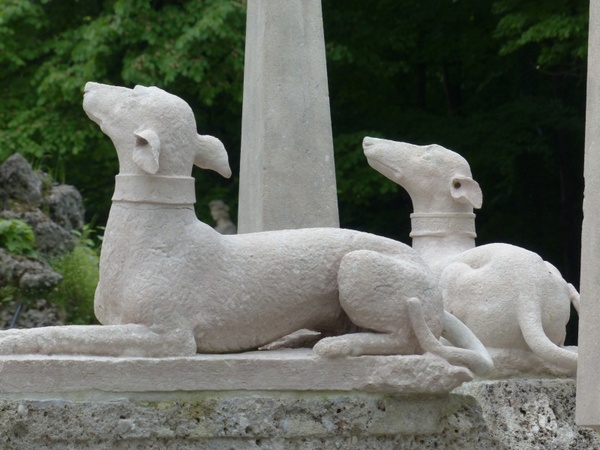 stone figure dogs statue
