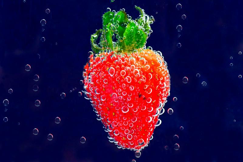 strawberry backdrop picture elegant dynamic bubbles water 