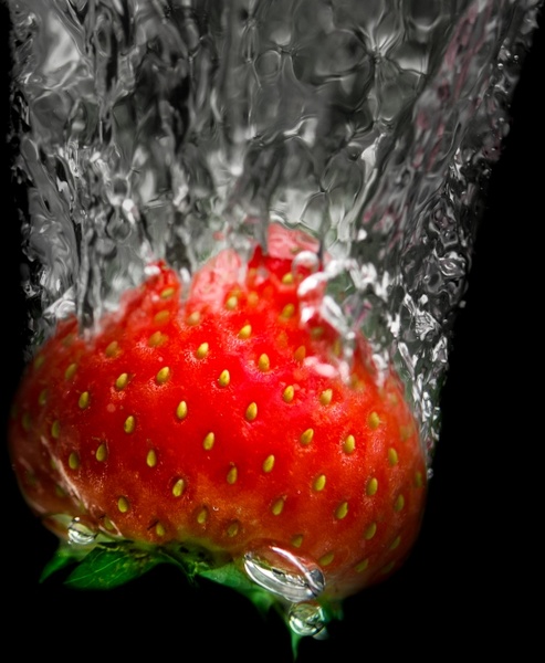 strawberry dive