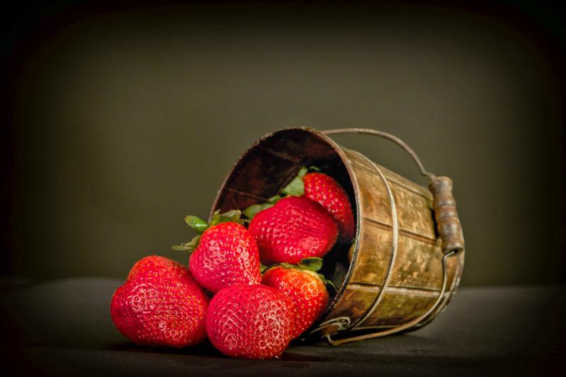 strawberry fruits backdrop picture contrast realistic  