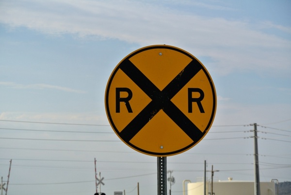 street sign railroad crossing