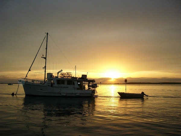 sunset at the bedrooms gold coast broadwater sunset boating
