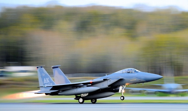 take-off f-15 eagle jet