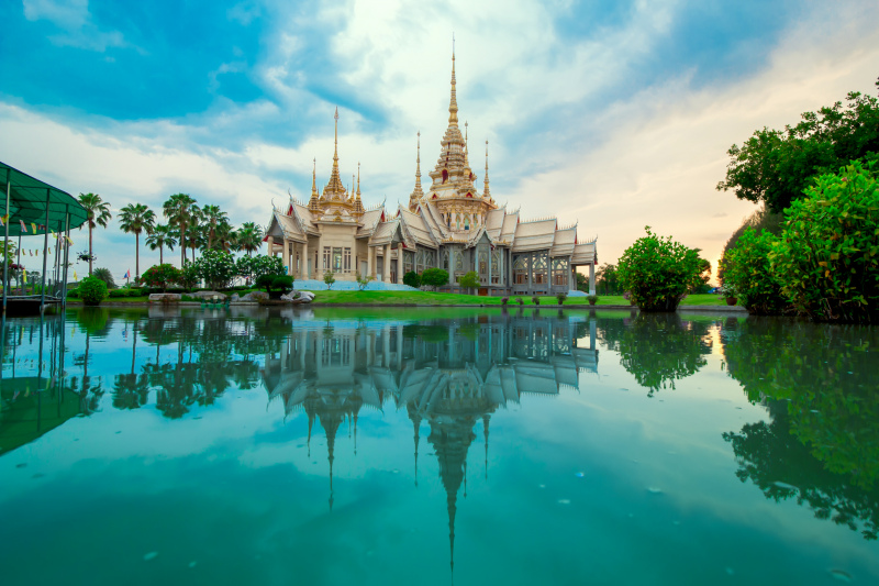 thailand scenery picture elgant calm lake castle reflection