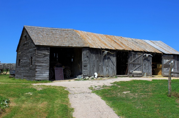 the barn or shed at badlands national park south dakota 