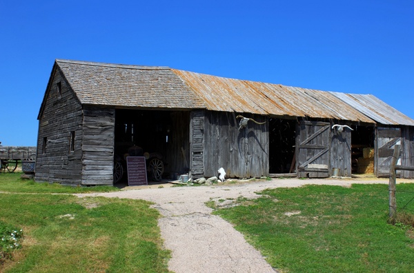 the barn or shed at badlands national park south dakota 