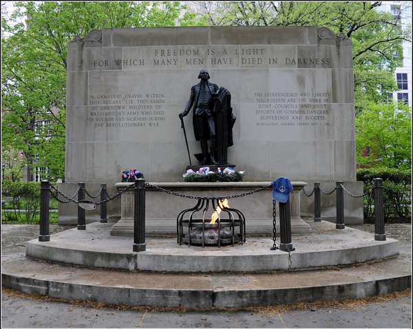 the peace hat and the tomb of the unknown revolutionary war soldier