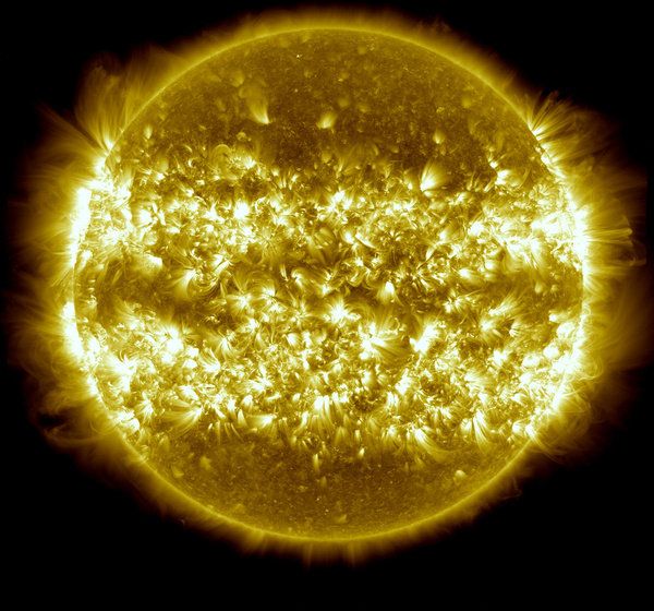 the sun one year in one image