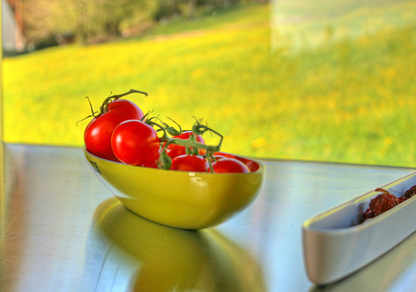 tomatoes in hdr