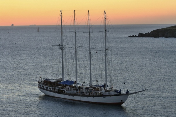 tortola sailing vessel mast