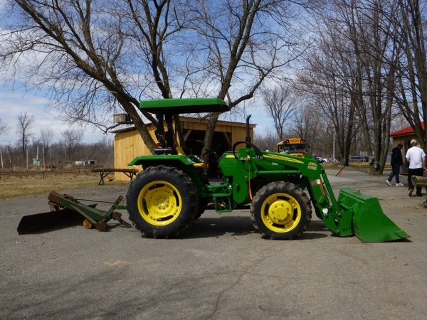 tractor green transportation
