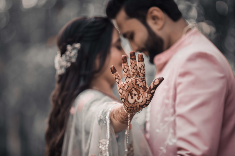 traditional mehndi design picture love couple decorated hand