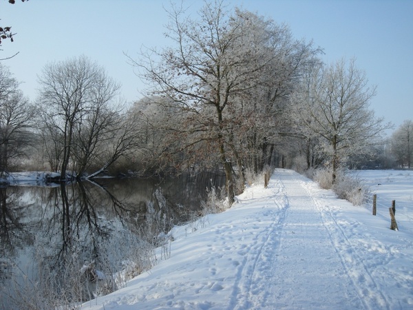 trail river wintry