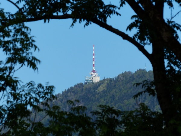 transmission tower transmitting antenna mountain