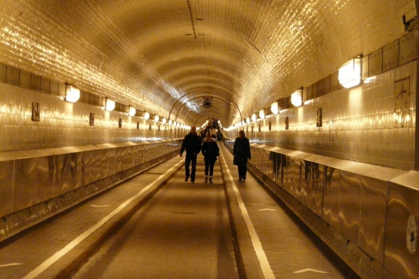 tunnel elbe tunnel age