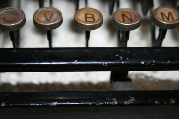 typewriter old retro
