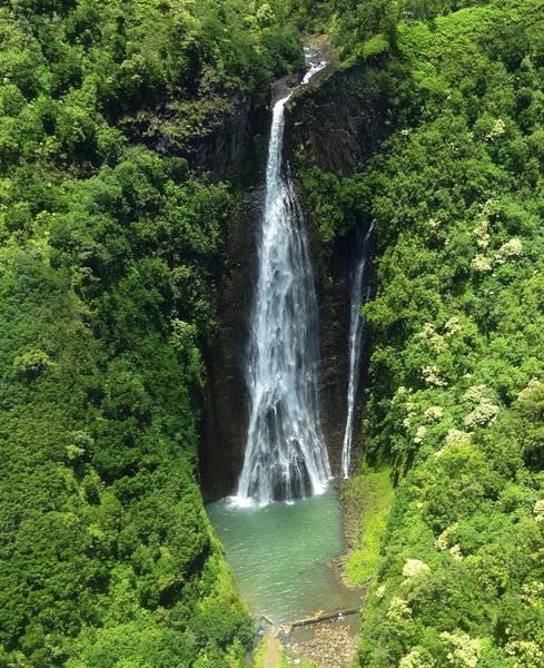 waterfall jurassic waterfall kauai