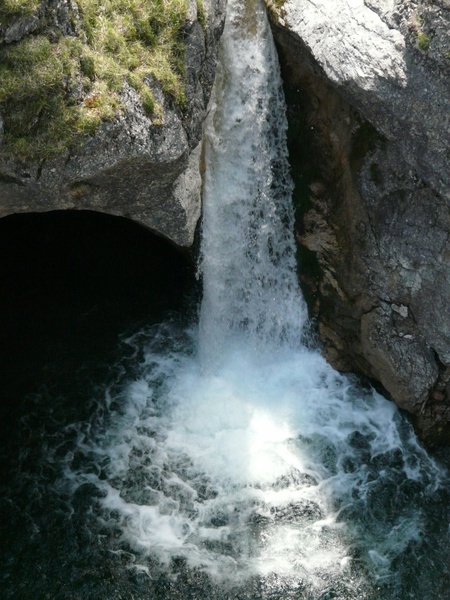 waterfall water wet