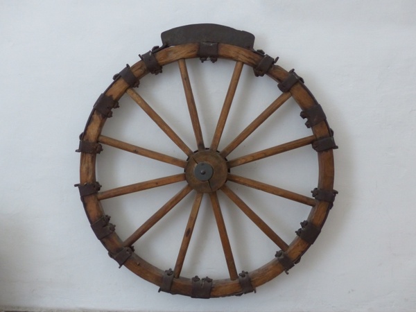 wheel wagon wheel instrument of torture