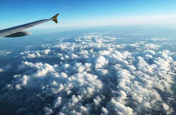 wing aircraft cloud
