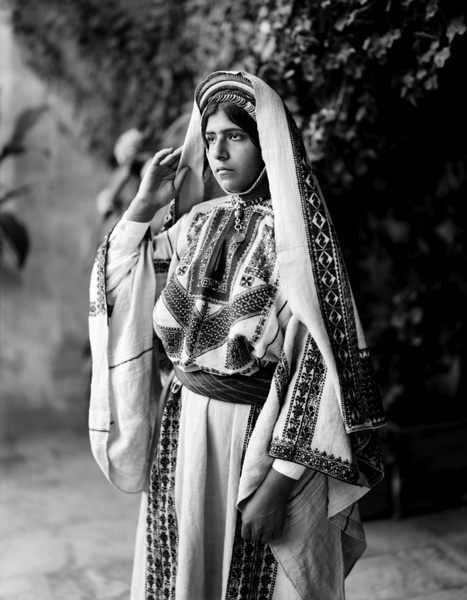 woman costume traditionally