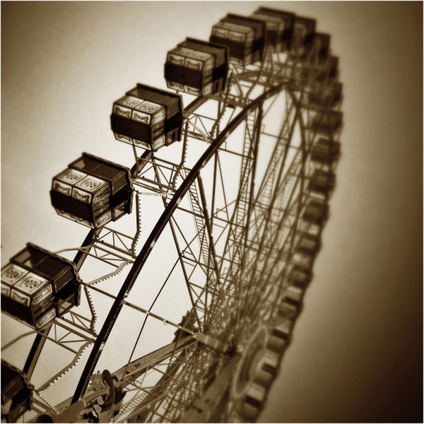 year market ferris wheel sky